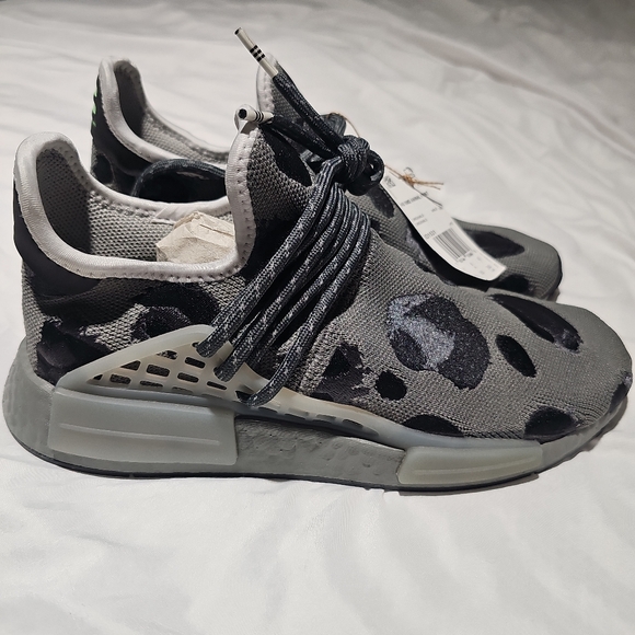 adidas gazelle silver green womens adidas Originals x Pharrell Williams Solar HU NMD